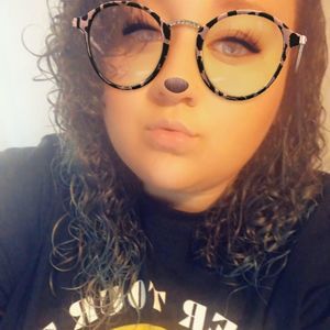 Meet your Posher, Caroline